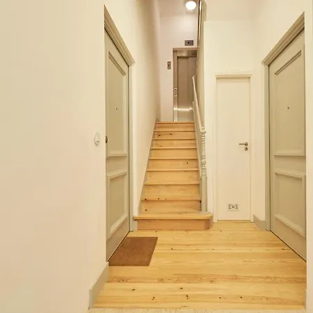 Elegant In Principe Real Apartment
