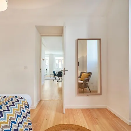 Elegant In Principe Real Apartment Lisbon